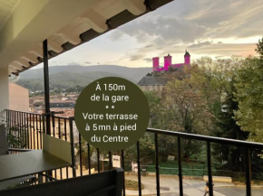 AUX 4 LOGIS Appart-hotel - Studio Le Roof - Une vue splendide - Petit déjeuner inclus 1ère nuit